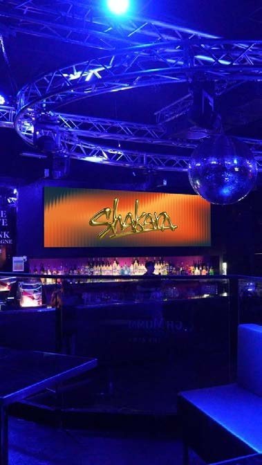 Live in pista con il logo Shakara